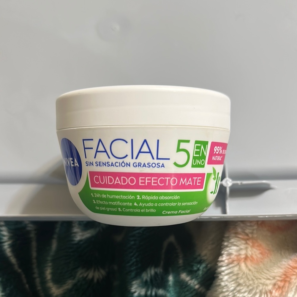 Facial 5-in-1 Cream - White